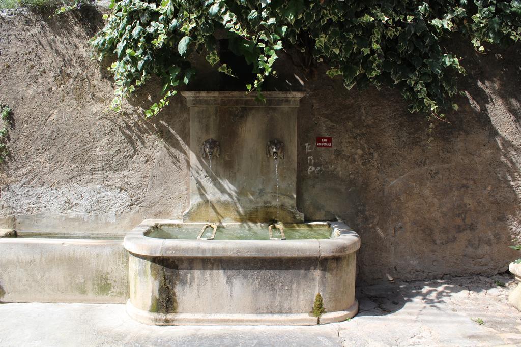 Le Clos Des Acacias Signes Exteriör bild