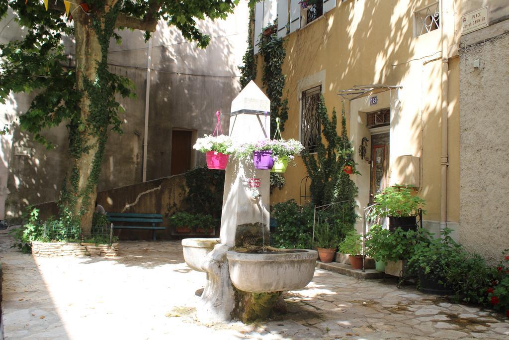 Le Clos Des Acacias Signes Exteriör bild